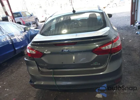 2013 Ford Focus Se из США, поврежденный, VIN 1FADP3F26DL168257